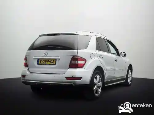 Mercedes-Benz ML 300 CDI BlueEFFICIENCY 2011
