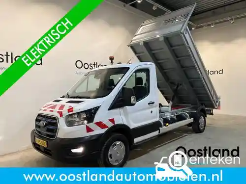Ford E-Transit 390 2023