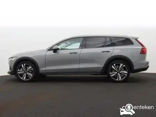 Volvo V60 Cross Country B5 2023