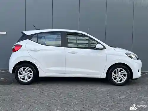 Hyundai i10 1.0 2024