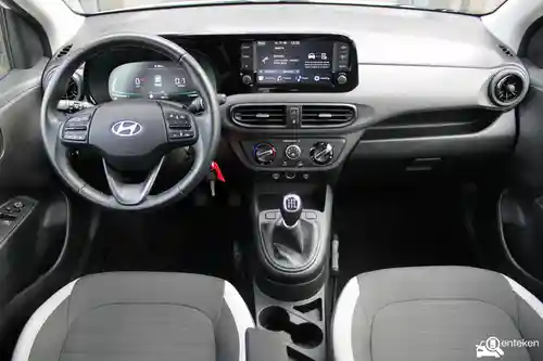 Hyundai i10 1.0 2024