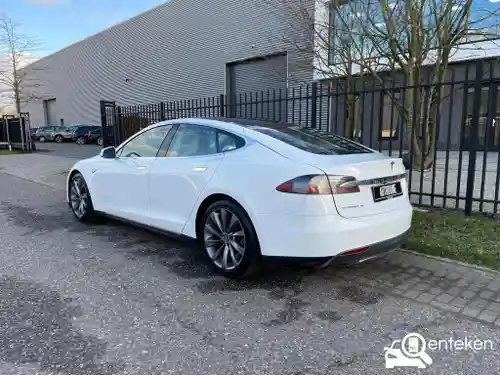 Tesla Model S 85 2014