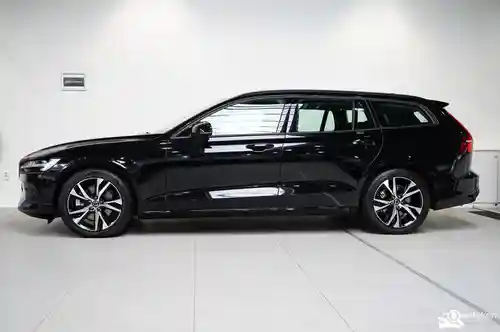Volvo V60 B3 2024
