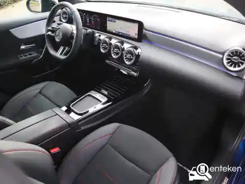 Mercedes-Benz A 180  2024