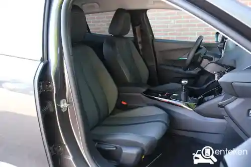 Peugeot 2008 1.2 PureTech 130 2021
