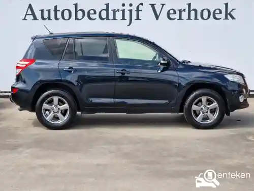 Toyota RAV4 2.0 2013