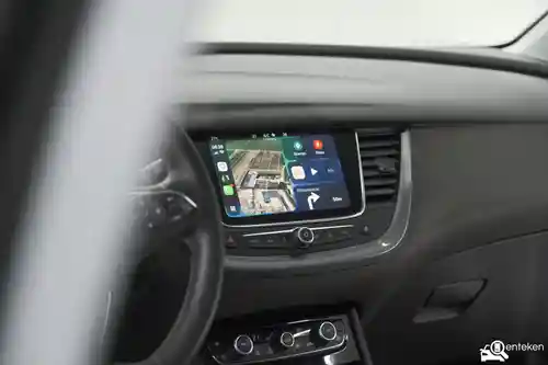 Opel Grandland X 1.6 DI Turbo Hybrid 2020