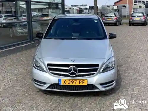 Mercedes-Benz B 180 2013