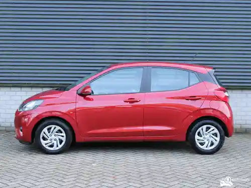Hyundai i10 1.0 2024