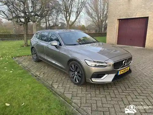 Volvo V60 T6 2022