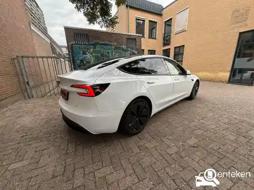 Tesla Model 3 2023