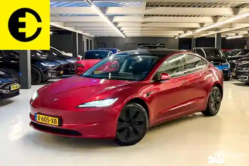 Tesla Model 3 2024