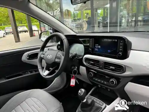 Hyundai i10 1.0 2024