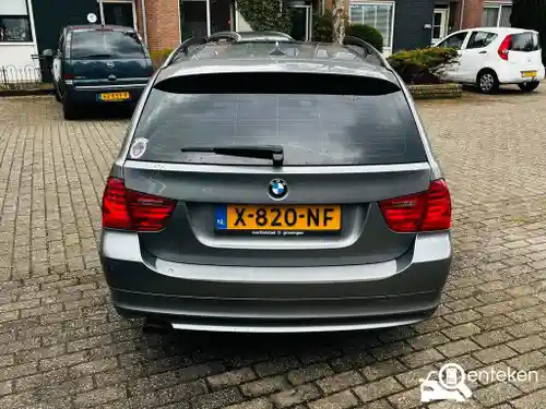 BMW 318i Touring 2010