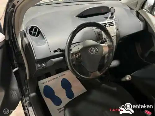 Toyota Yaris 1.0 2008