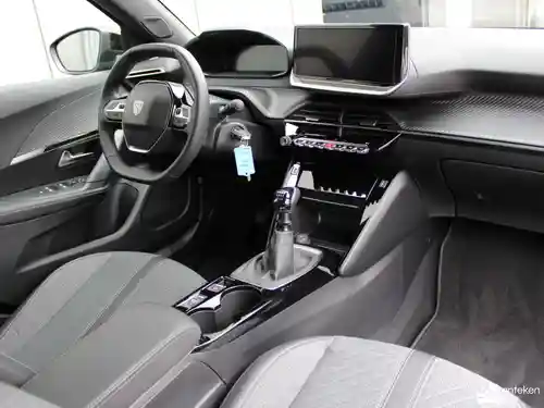 Peugeot 2008 1.2 PureTech 130 2024