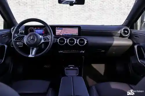 Mercedes-Benz A 180 2023