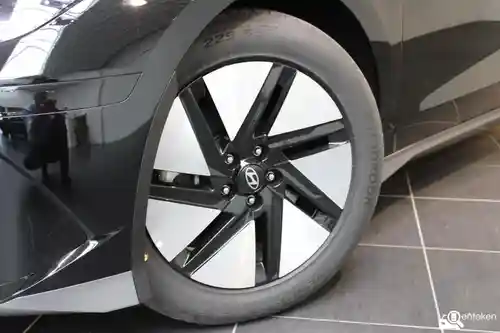 Hyundai IONIQ 6 (77,4 kWh) 2024