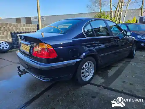 BMW 320i 1998