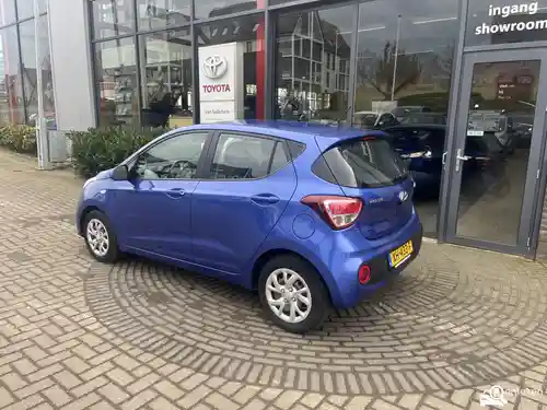 Hyundai i10 1.0 blue 2019
