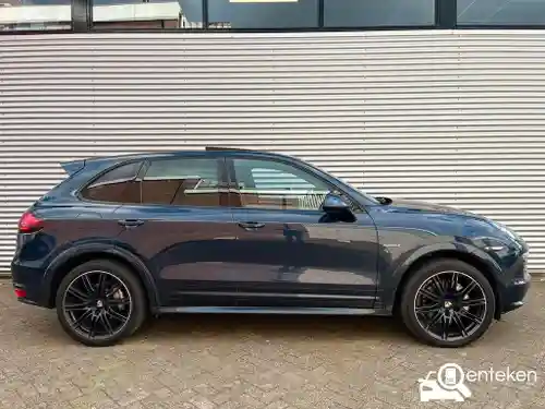 Porsche Cayenne S Hybrid 2012