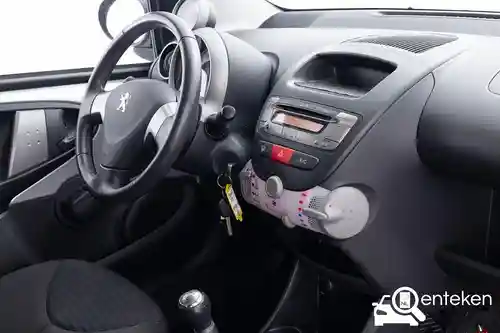 Peugeot 107 1.0 68 2012