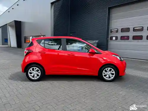 Hyundai i10 1.0 blue 2019
