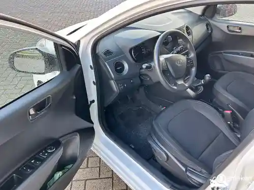 Hyundai i10 1.0 blue 2019