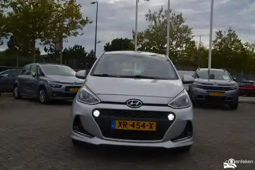 Hyundai i10 1.0 blue 2019
