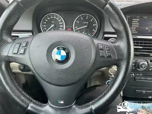 BMW 320i Cabrio 2011