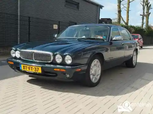 Jaguar Daimler LWB Super V8 1999