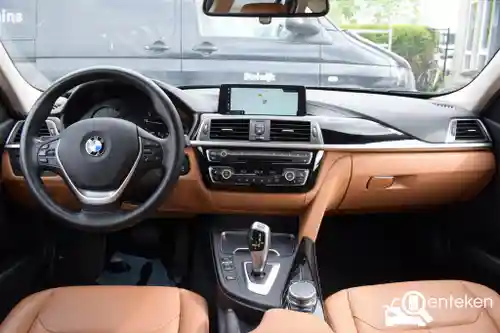 BMW 318i Touring 2019