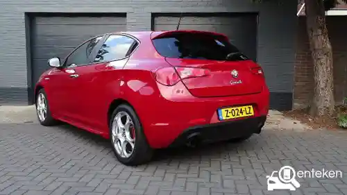 Alfa Romeo Giulietta Quadrifoglio 2013