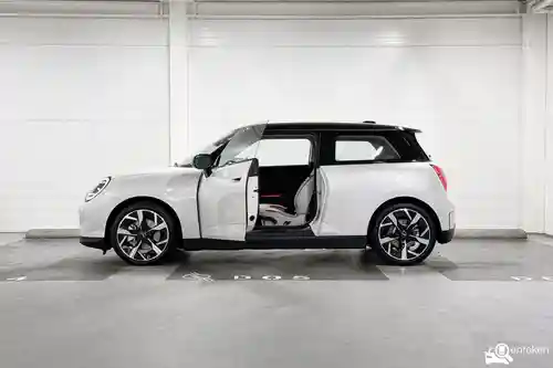 MINI Cooper John Cooper Works Electric 2024