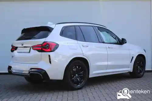 BMW iX3 2024