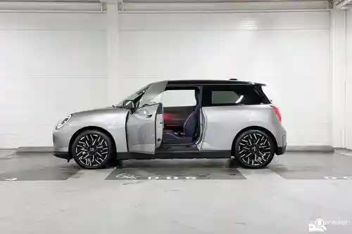 MINI Cabrio John Cooper Works 2024