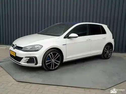 VW Golf GTE 2020