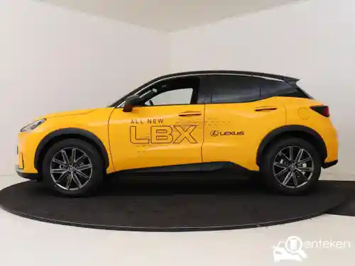 Lexus LBX 2024