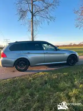 BMW 318i Touring 2010