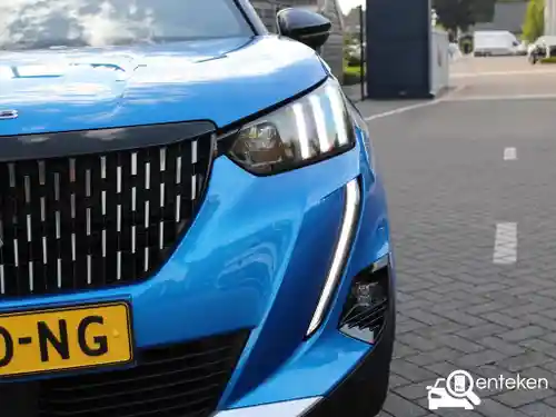Peugeot 2008 1.2 PureTech 130 2021