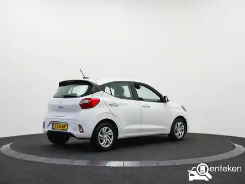 Hyundai i10 1.0 2024