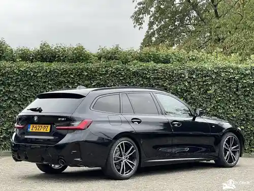 BMW 318i Touring 2024