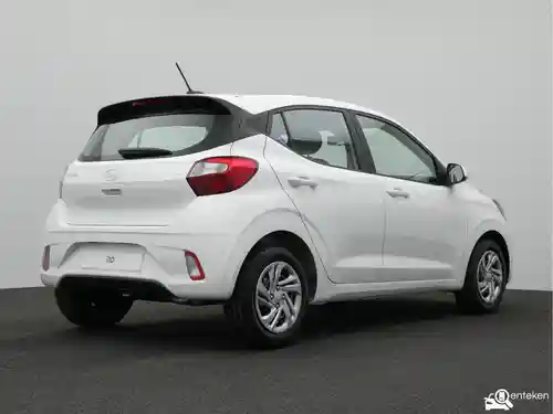 Hyundai i10 1.0 2024