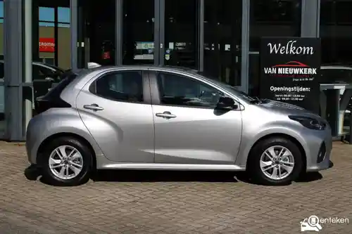Mazda 2 Hybrid 2024