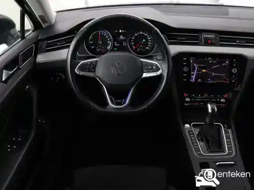 VW Passat Variant GTE 2021