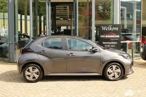 Mazda 2 Hybrid 2024
