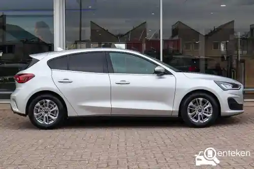 Ford Focus 1.0 EcoBoost Hybrid 2024