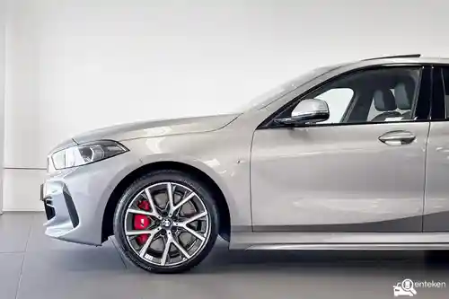 BMW 118i 2024