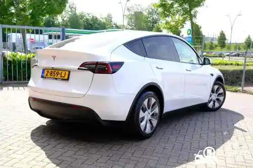 Tesla Model Y Maximum Range 2024