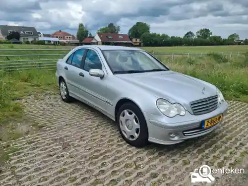 Mercedes-Benz C 200 2004